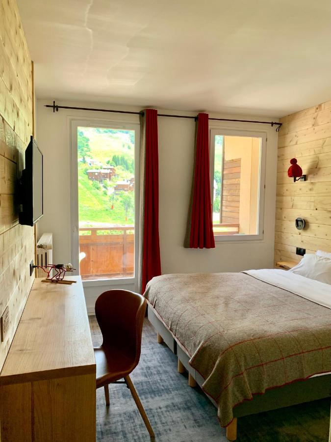 Hotel Lac Bleu 1650 Saint-François-Longchamp Exteriör bild