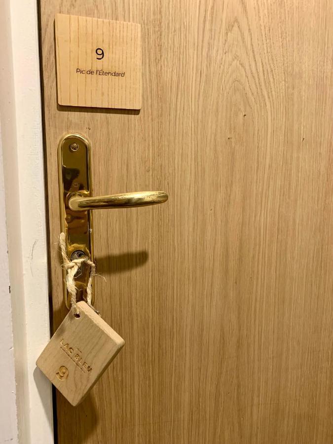 Hotel Lac Bleu 1650 Saint-François-Longchamp Exteriör bild